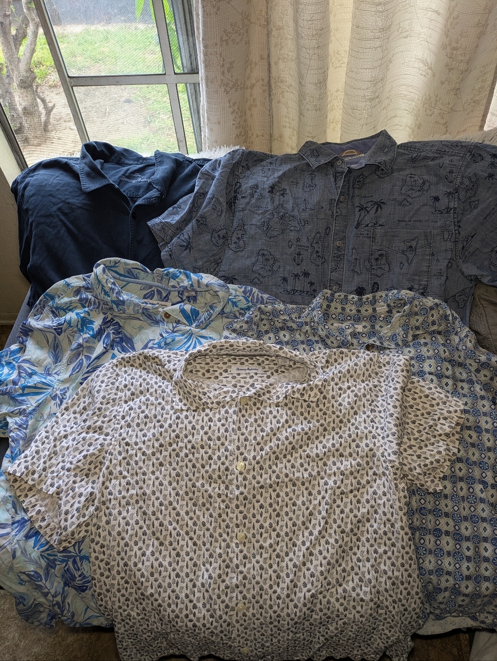 Tommy Bahama Multi-Blue and White Casual Button-Down Shirt Lot Of 5 shirts